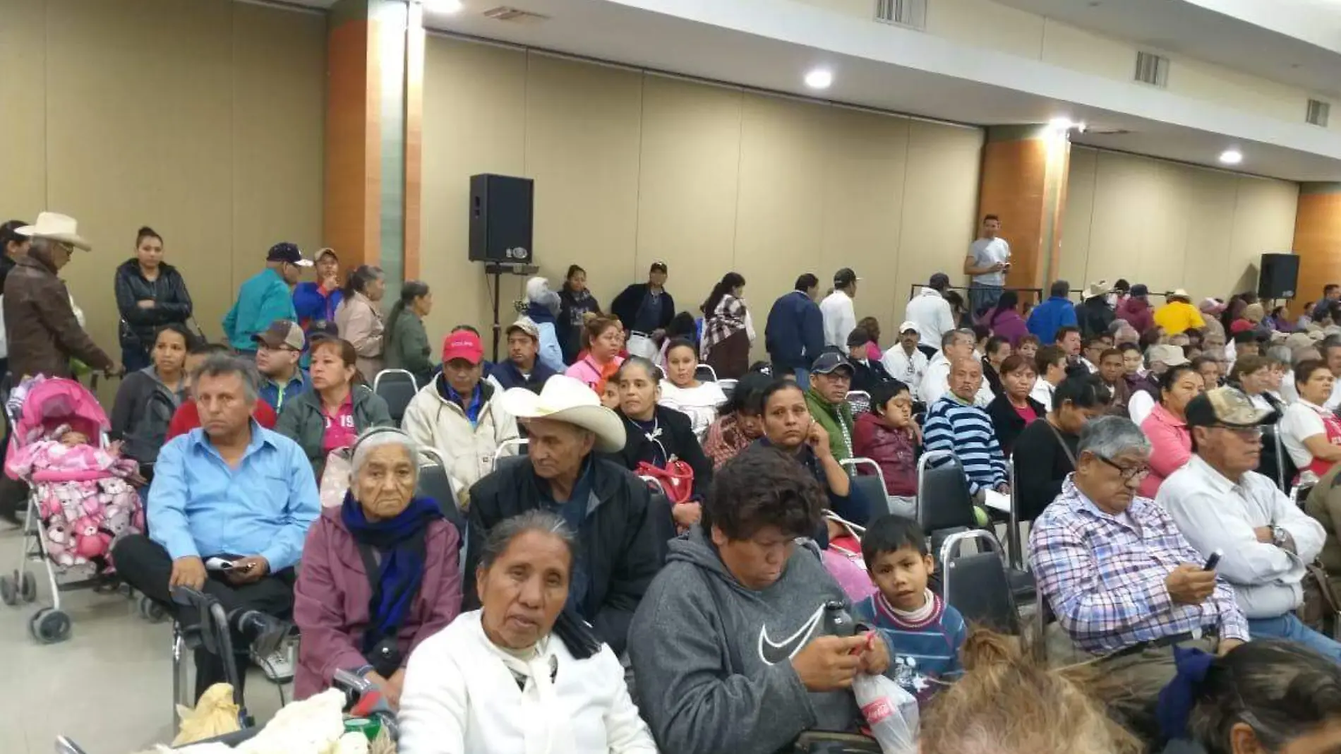 01 MÁS DE 60 MADERENSES RECIBEN BECAS DE DIF COAHUILA2